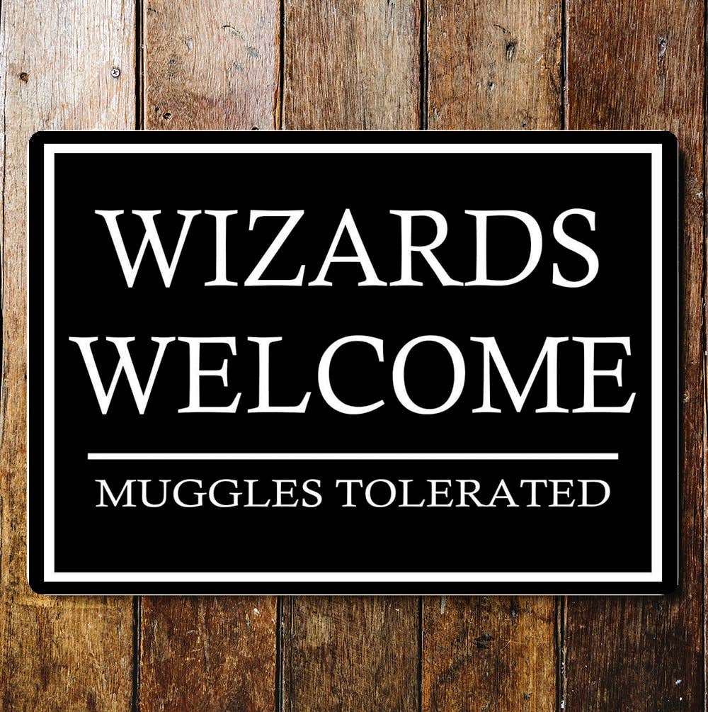 Enseigne en métal Wizards Welcome Muggles Tolerated: 11 x 16 pouces