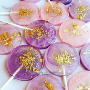 SWEET CAROLINE CONFECTIONS – Sucette « Pink & Purple Watercolor »