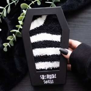 SOMETHING DIFFERENT – Chaussettes à rayures noir et blanc dans coffret cercueil